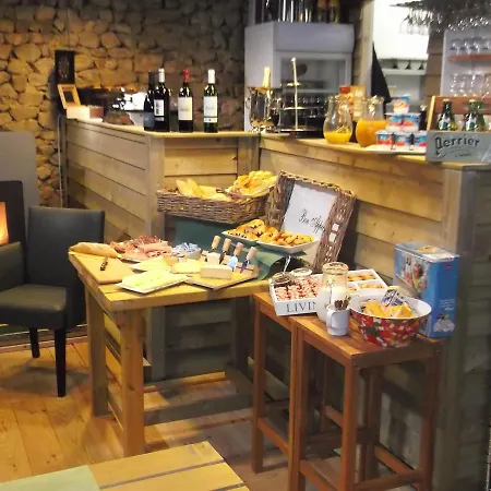 فندق مبيت وإفطار Bergeveaux 4*